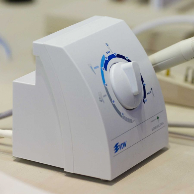 VDW Ultra - ультразвуковой эндодонтический аппарат с эргономичными эндонасадками 